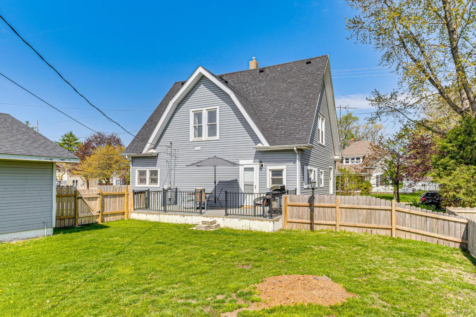 The Junction Victorian Home In Quaint Fortville! 외부 사진